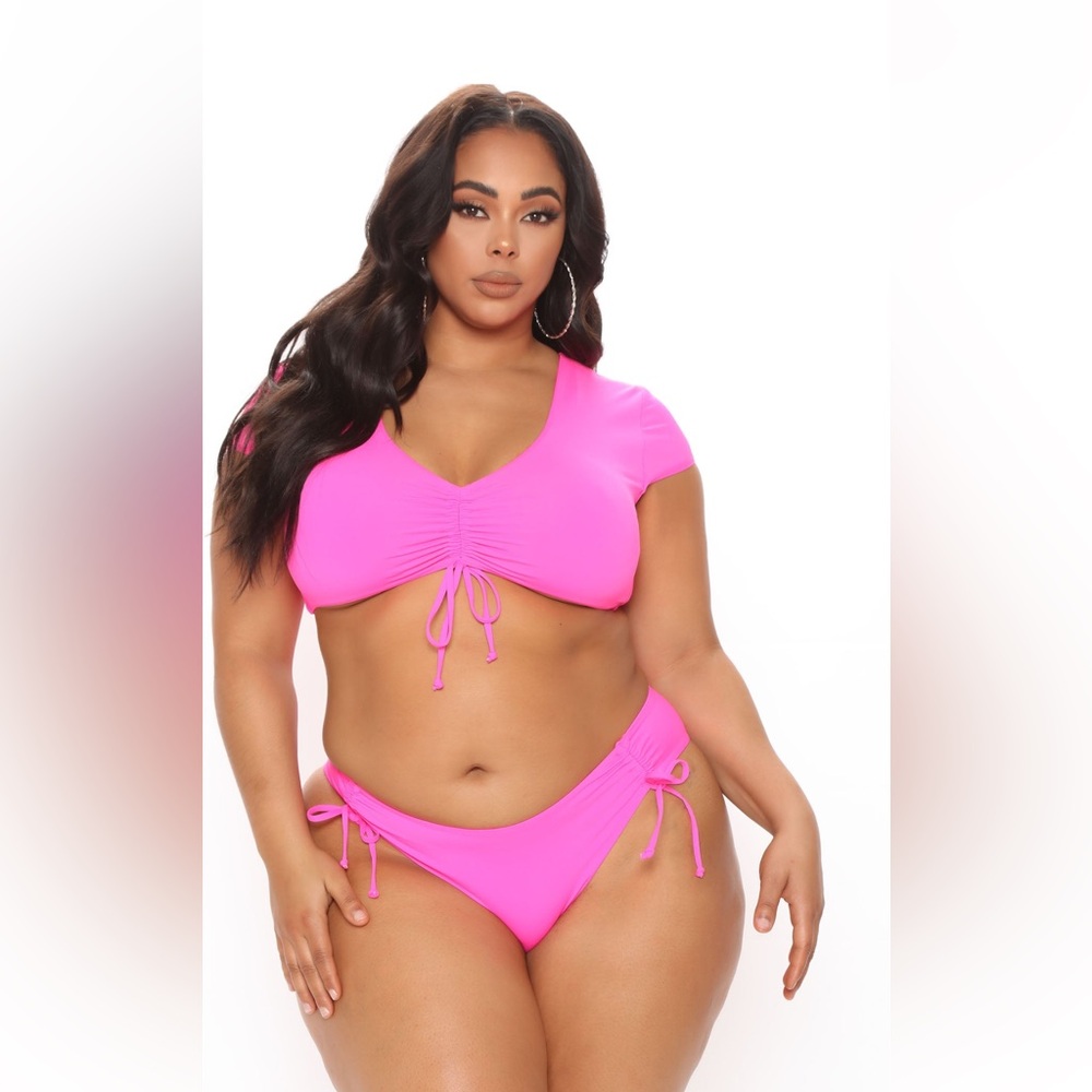 HOT PINK BIKINI 👙